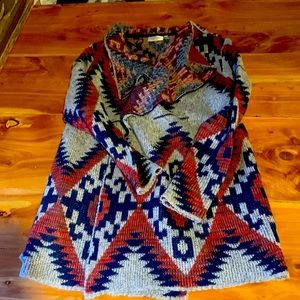 Large wool jacket with Aztec print.